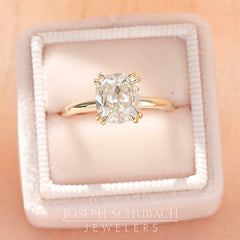 Scottsdale Solitaire Engagement Ring with a Double Four Prong Head