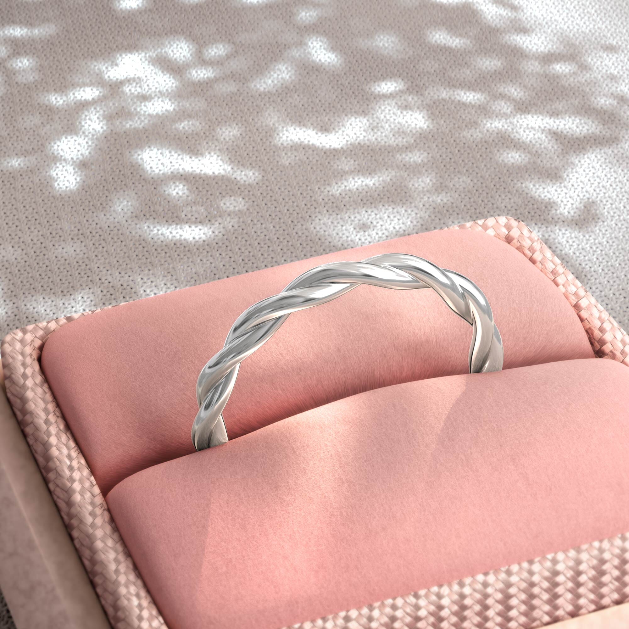 style-104751:-round-wire-twisted-band