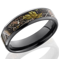 Style 103866: Zirconium 6mm beveled band with 4mm Real Tree APG pattern
